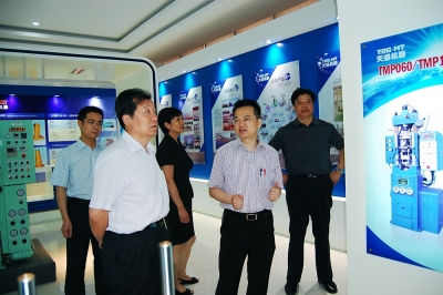 2010年，浙江省副省長王建滿考察天通